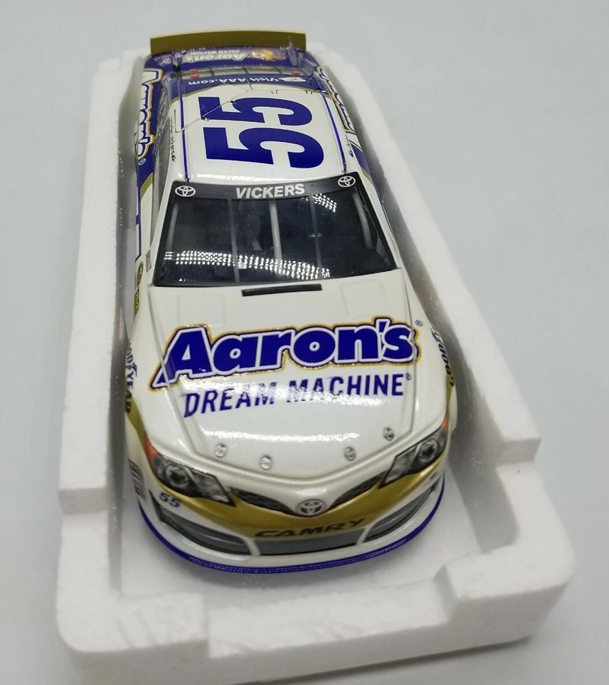Toyota Camry 2014 Lionel Action Brian Vickers #55 Aaron's 1/24 diecast 1 de 751 Foto 3 de 4