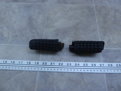 1991 Honda CB750 Nighthawk H1178-2) left and right front foot pegs set