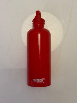 Supreme SIGG Traveller Water Bottle 0.6L Red | eBay
