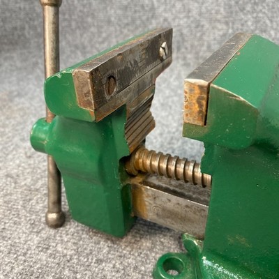 Lakeside No 27 Vintage Cast Iron Bench Vise 3-3/4