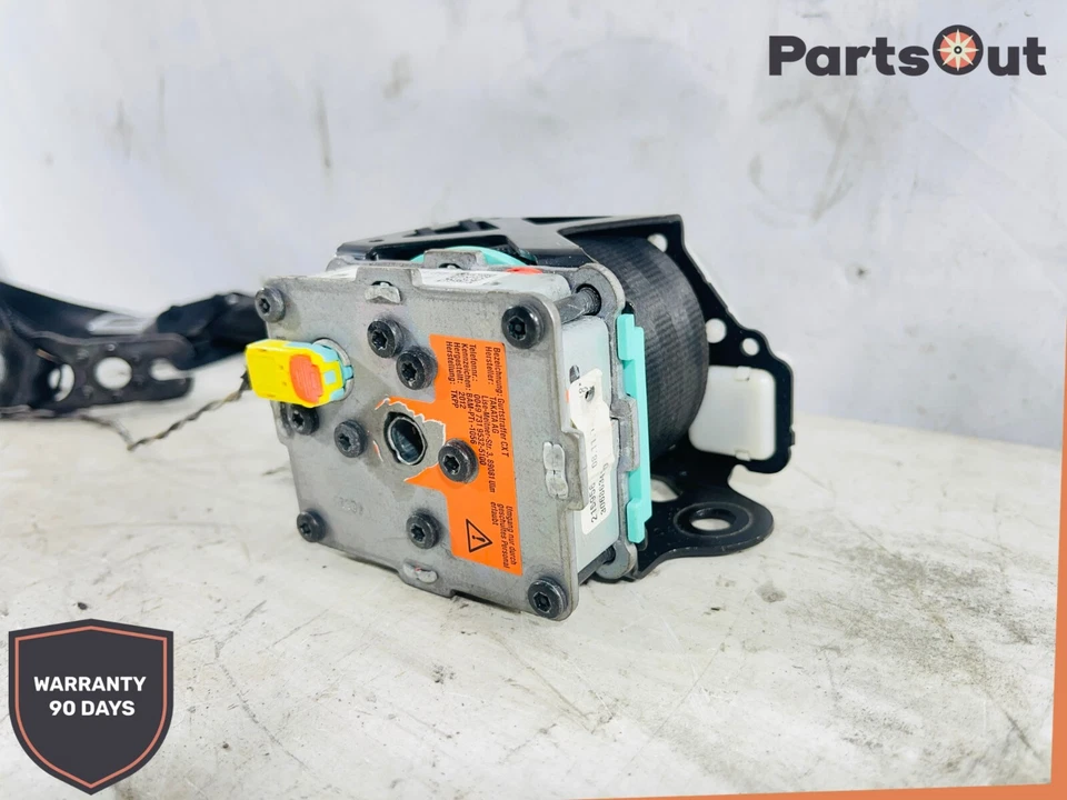 Audi A8 A8 Quattro 2011-2017 refractor de cinturón de seguridad trasero derecho del lado del pasajero OEM Foto 3 de 4