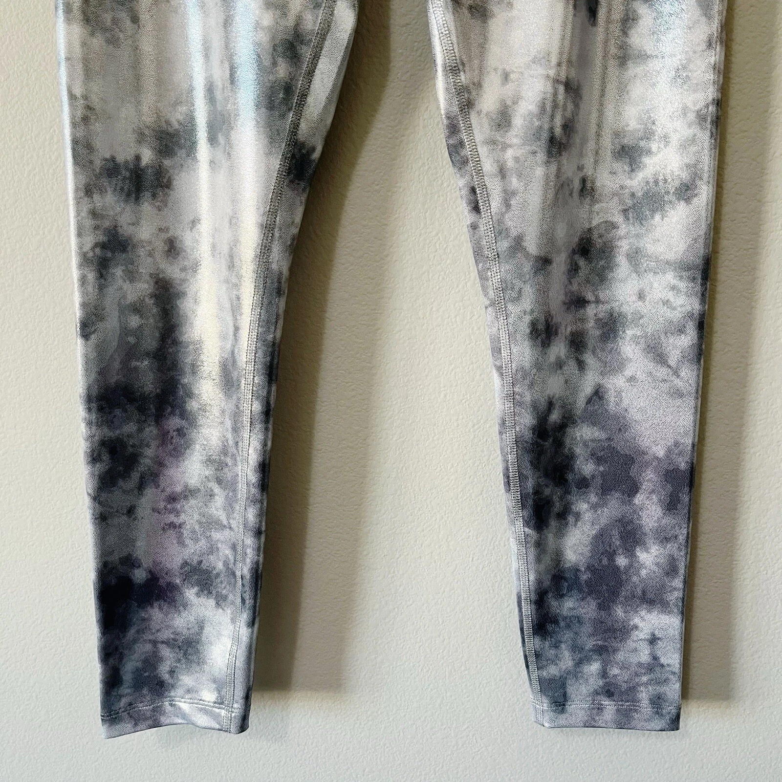 beyond-yoga high waisted midi foil tie dye metallic leggings