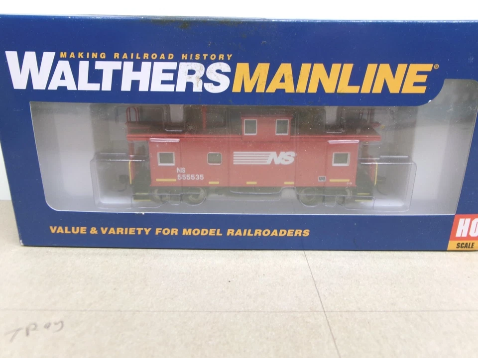Walthers Ho 910-8760, WV Caboose car, Norfolk Southern 555535 - Image 2 of 3