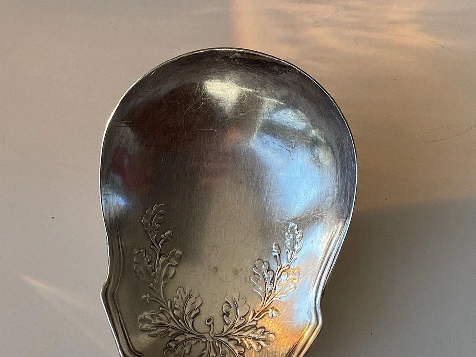 Cazuela para servir WM Rogers & Son AA plateada 1913 Fair Oak Berry Foto 3 de 4