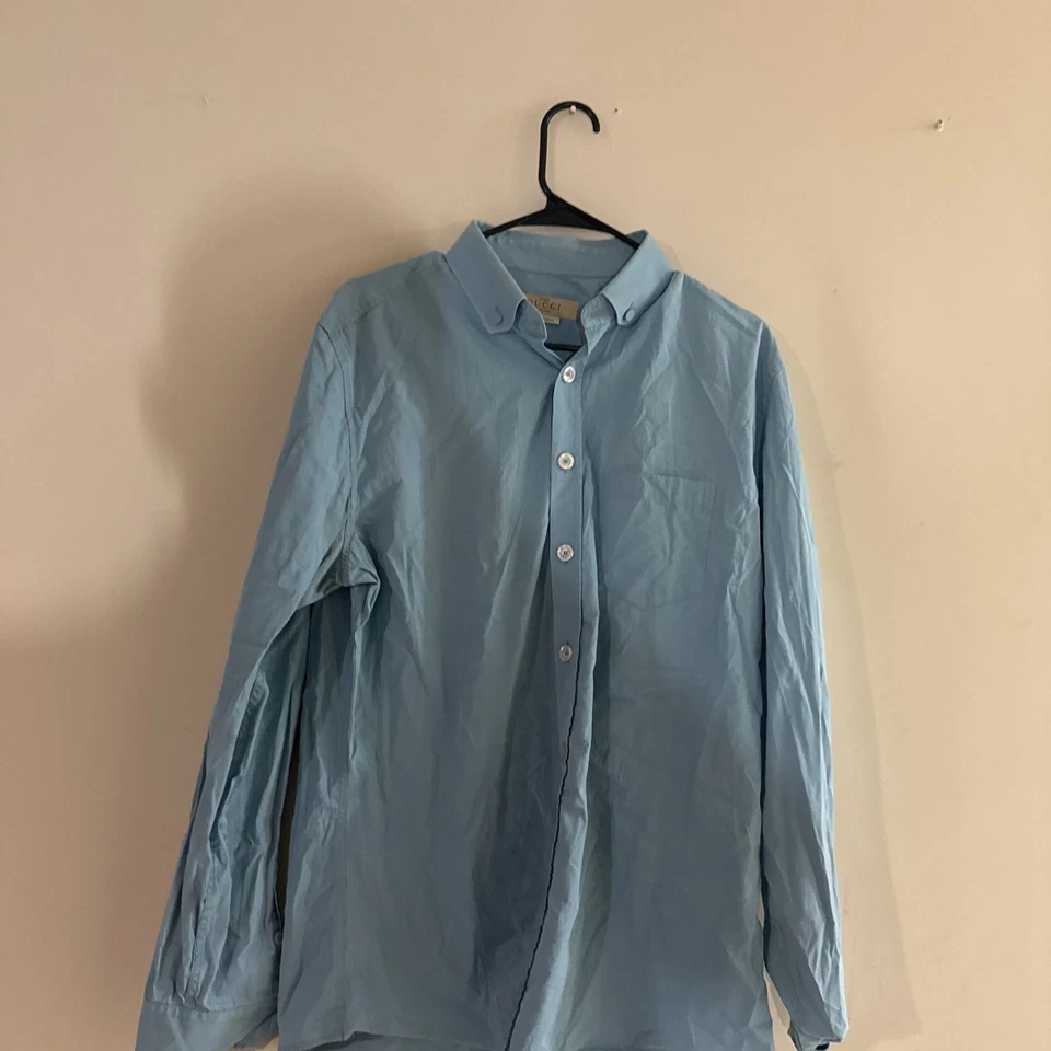 Camisa abotonada uniforme Gucci azul claro - No a la venta - Hecha en Bulgaria  Foto 2 de 4