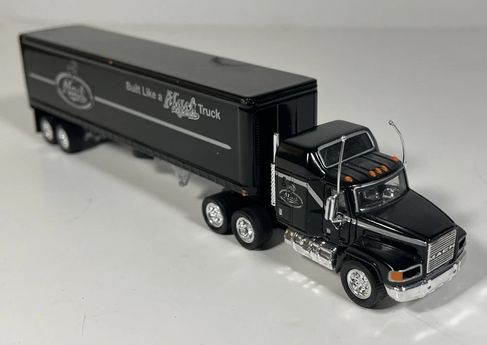 Matchbox Convoy CCY05 Mack CH600 Semi Tractor Trailer Built Like A Mack - Image 3 of 4