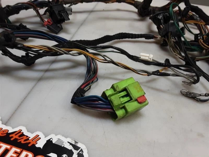 Arnés de cableado para tablero de instrumentos Jeep TJ Wrangler OEM 56047311AB 2005 50679 Foto 2 de 4