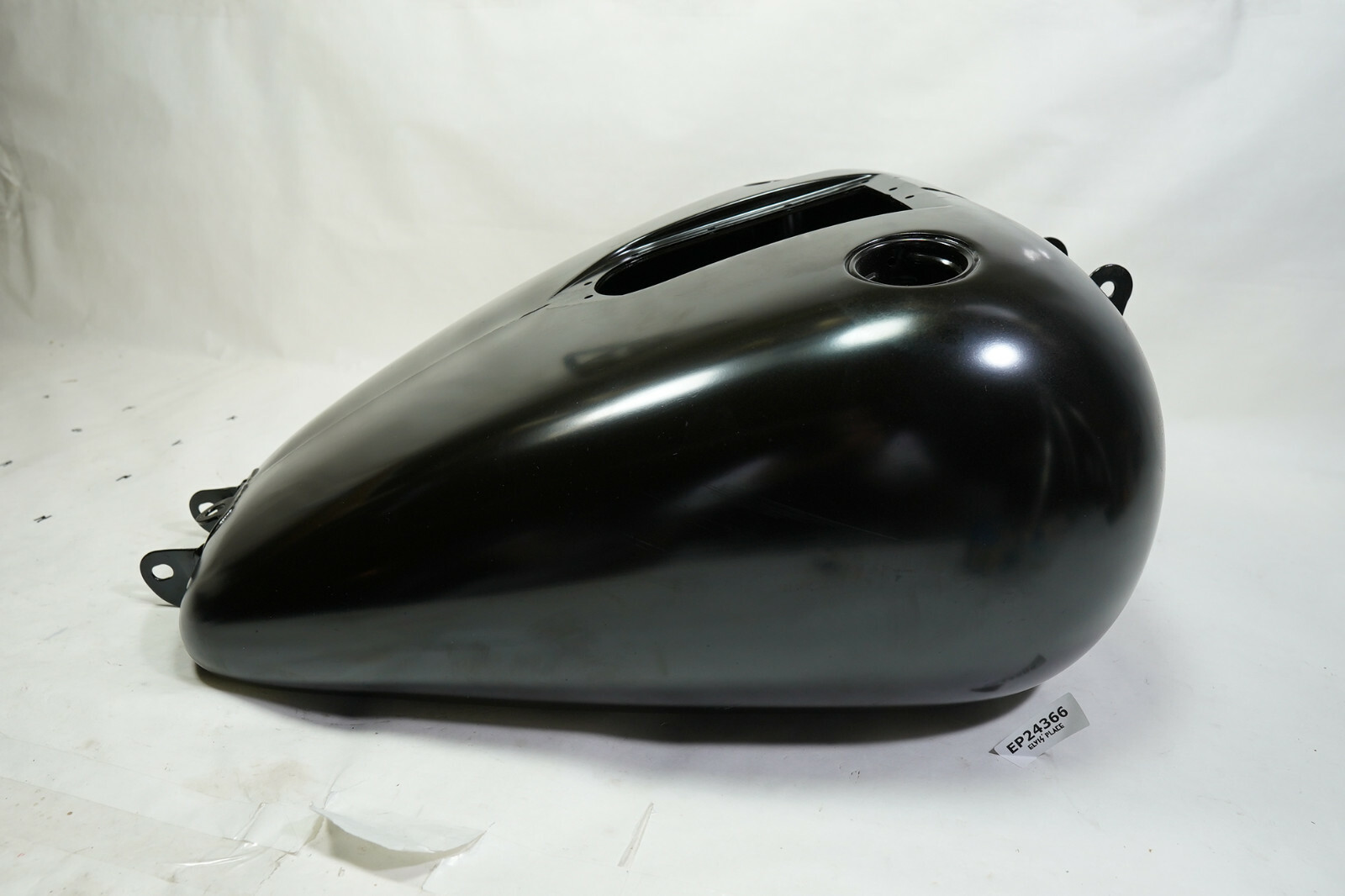 Harley Dyna gas fuel tank 6158604B FXDF FXDC FXDWG 201014 200405