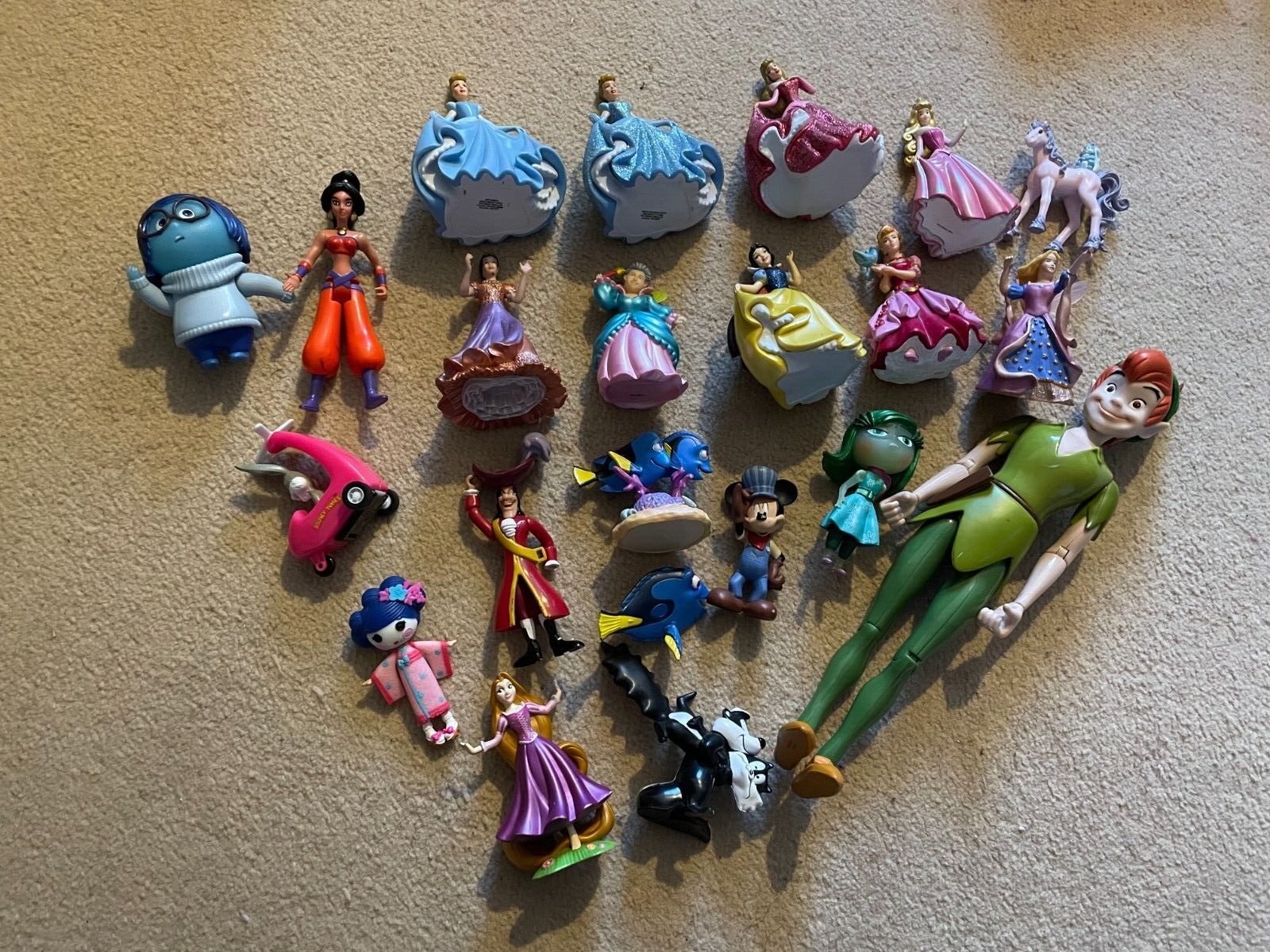 Disney girls toys figures bundle