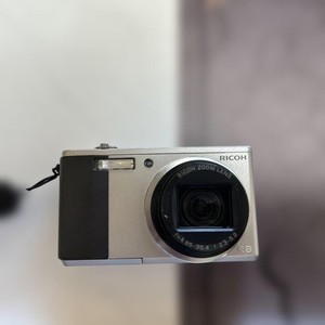 Ricoh R8 | eBay