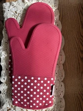 RED Oven Mitt Gloves 500°F Heat Resistant for Heat Protection & Grip: 1 Pair