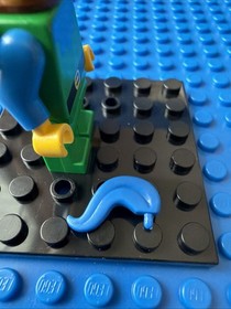 Lego Castle, Camouflaged Outpost 6066 ForestmanFigure Near Mint Condition