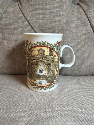 VTG Dunoon Mug - Sue Scullard Christmas Tree Holly Fireplace Hearth Cats Window