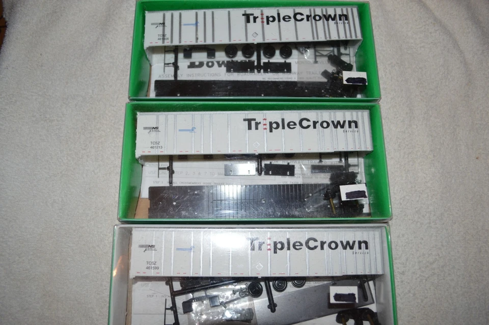 3 Bowser HO - 53' RoadRailers Plate Wall Triple Crown large logo ( #2) - Image 2 of 2