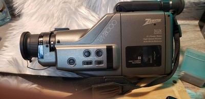 Zenith VM8000 Video Camcorder Bundle W Case. Charger,cords 2 Battery Packs, GC