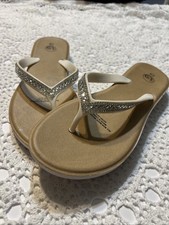 Women s White Embellished Flip Flops Size7/8, Missing A Couple Embellishments -
