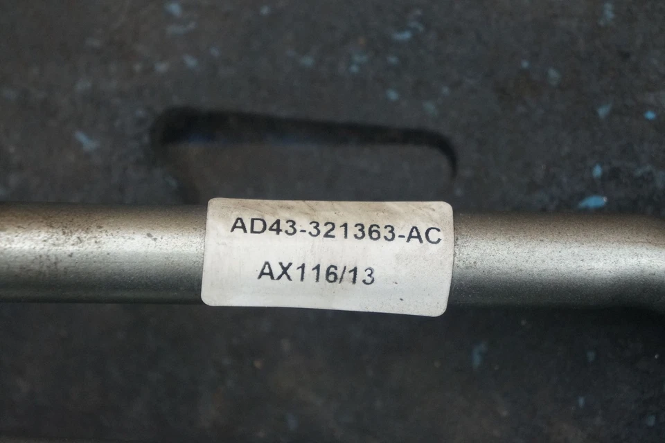 Manguera de tubo de enfriador de aceite de transmisión AD43-321363-AC Aston Martin Rapide S 2014 Foto 4 de 4