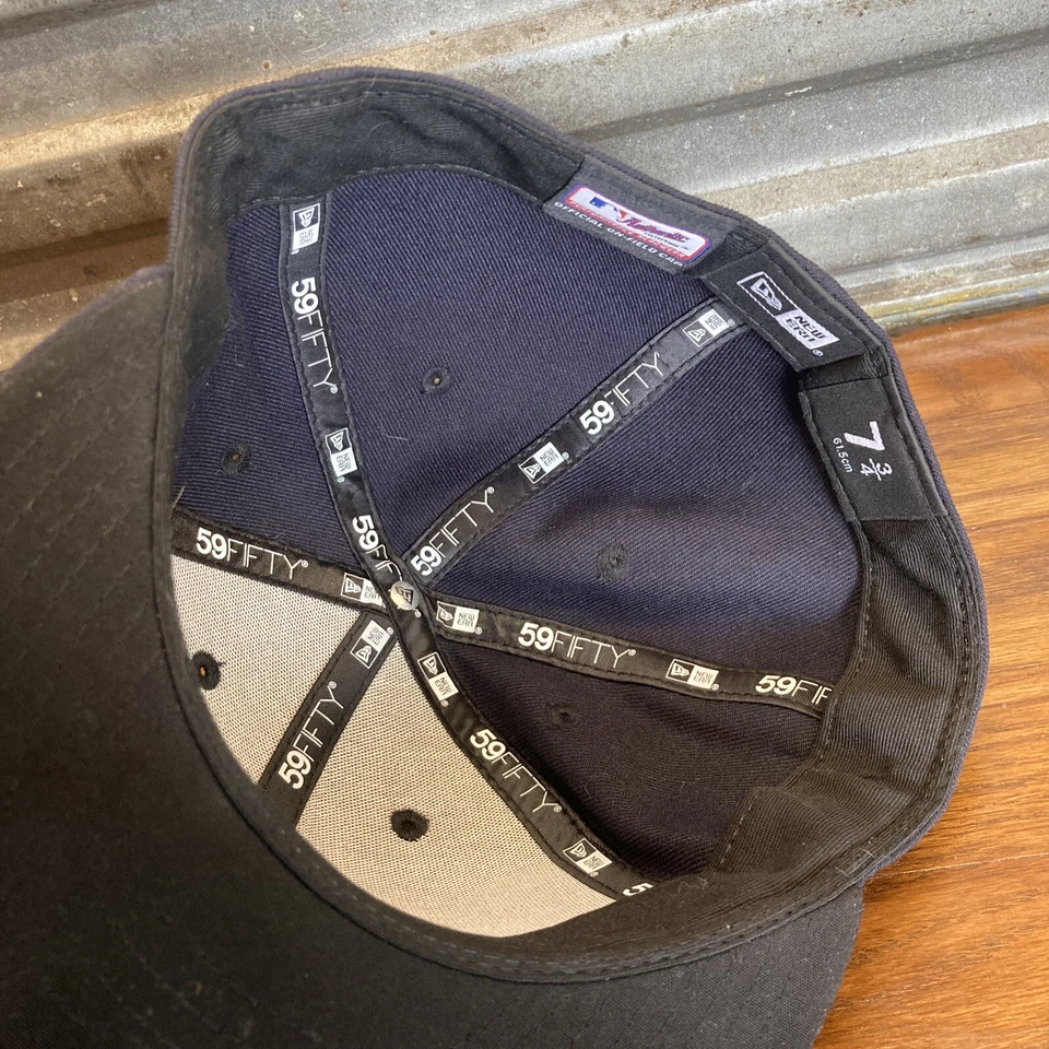 2018 MLB World Series Champions Boston Red Sox Fitted Hat New Era 59FIFTY 7 7/8 - Image 3 of 4