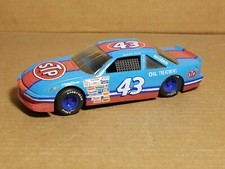 RACING CHAMPIONS  43 1/24 SCALE Richard Petty Chevy Stock Car