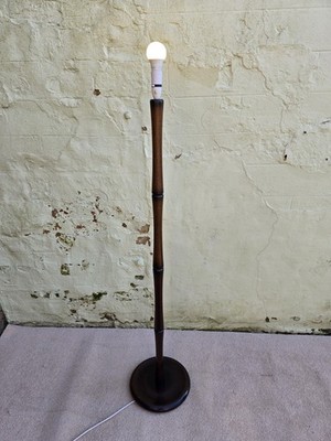 Stehlampe aus Holz Eiche funktionsfähig von G. Wood Ltd