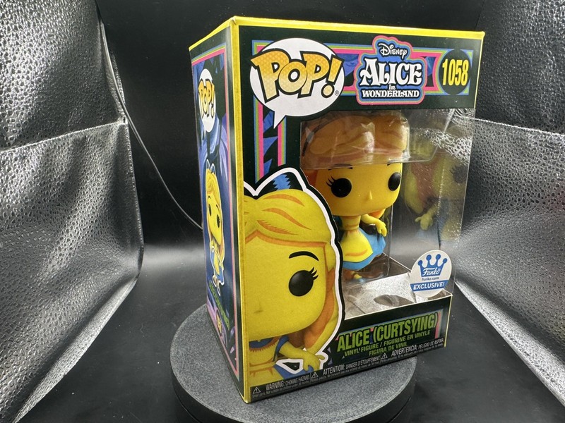 Funko Pop! Vinyl: Disney - Alice (Curtsying) - Funko (Exclusive) #1058