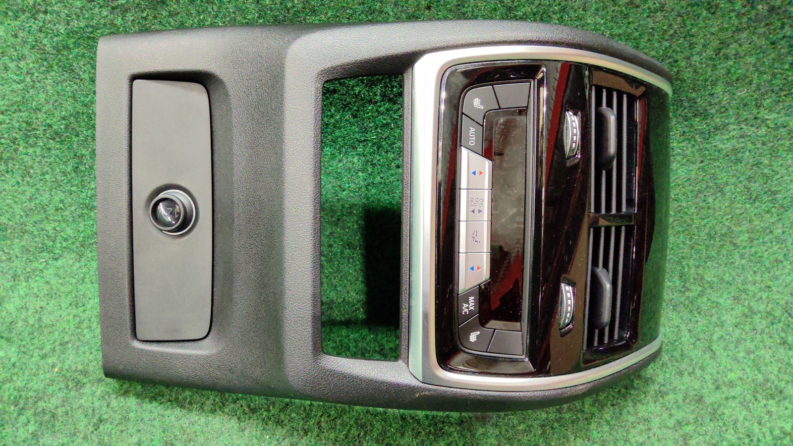2020-2023 BMW X6 M50i Air grille rear room OEM 51169399875 64229399966