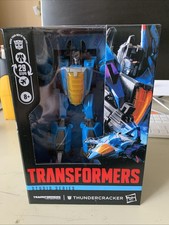 Hasbro Collectibles - Transformers  War for Cybertron - Studio- Thundercracker