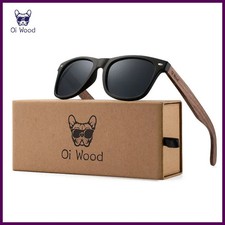 Gafas de sol polarizadas de madera natural de la marca Oi Wood para hombre.