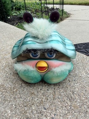 WORKING Tiger Electronics Shelby Hasbro Furby Interactive Green Toy 70669