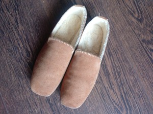 clarks sheepskin slippers