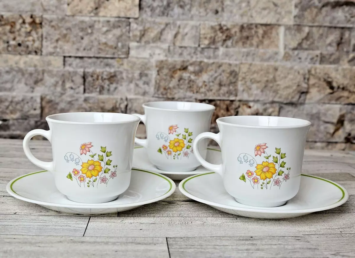 Vintage Corelle Coffee Or Tea Cups, Set of 4 Mugs in Meadow Pattern