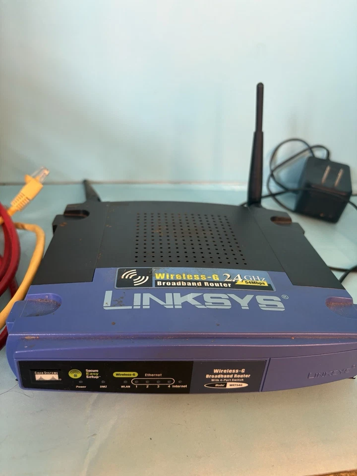 Linksys Wrt54g V6 With Ddwrt And Cables - Image 2 of 4
