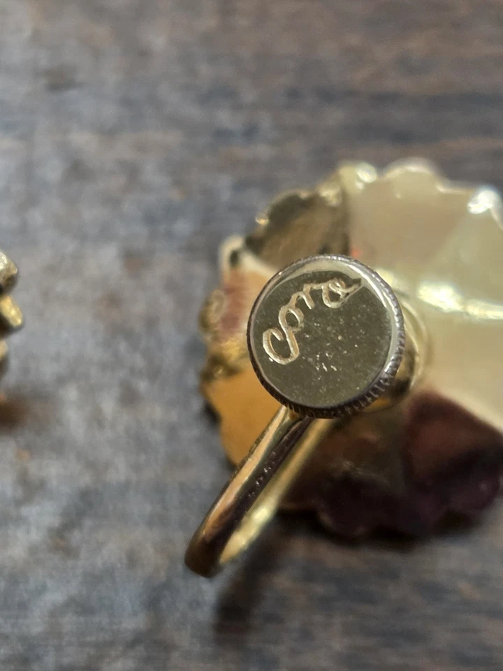 Pendientes Swarovski Swan Firmados Tono Dorado Azul Púrpura Cristal Tornillo Coro Foto 2 de 3