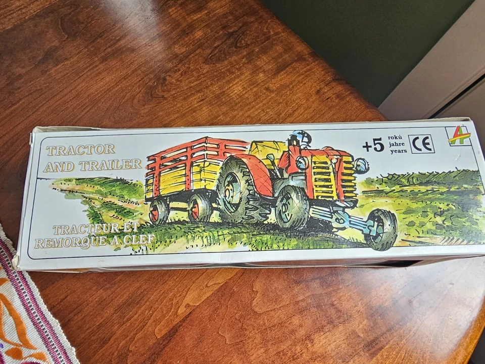 Tractor y remolque vintage de metal verde de Kovap Agro nuevo en caja Foto 4 de 4