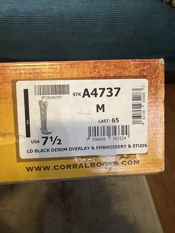 Nuevas botas negras altas Corral para mujer con tachuelas y superposición de mezclilla 7,5 Foto 3 de 4
