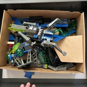 Lego Insectoids: 6977) Arachnoid Star Base With Instructions