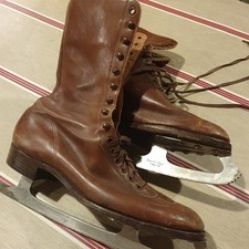 Vintage 1960's Tan Leather Ice Skates Size 7.5 D. WM Chalmers and sons, Dundee