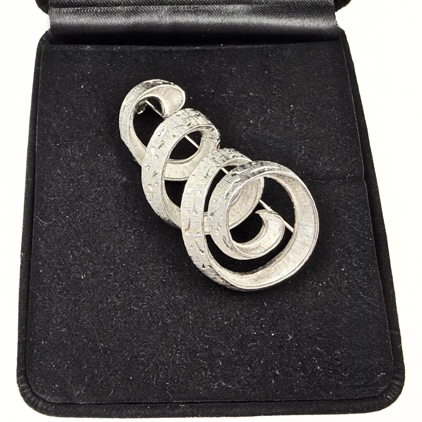 Kramer Designer Signed Textured Silver Plated Swi… - image 2