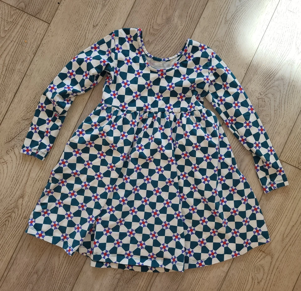 Vestido de algodón para niñas Hanna Andersson 6-7 120 cm. Verde geométrico floral usado en excelente estado Foto 3 de 4