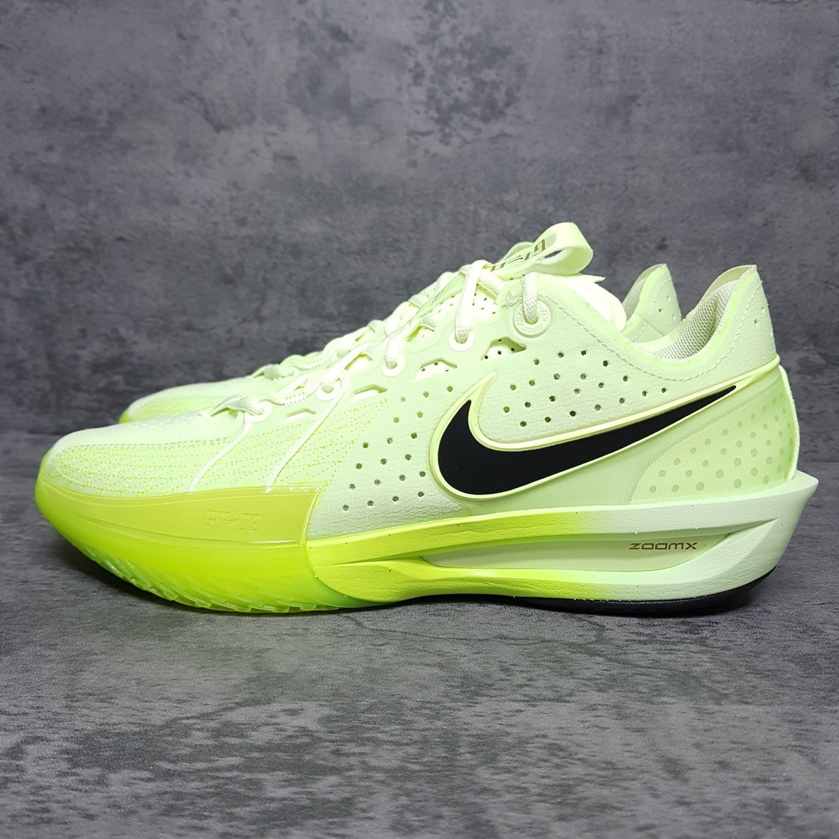 NIKE G.T. Cut 3 Basketball Shoes Mens Size 14 Barely Volt  display picture 1