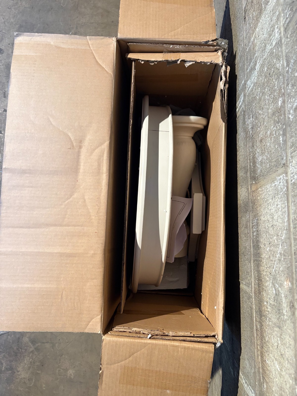 Roundhill Furniture Rene Round Pedestal End Table – 26" White Solid Wood Table