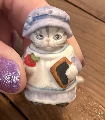 Vintage Kitty Cucumber One Plus One Thimble B.S. Schmid Figurine Blue Dress Mint