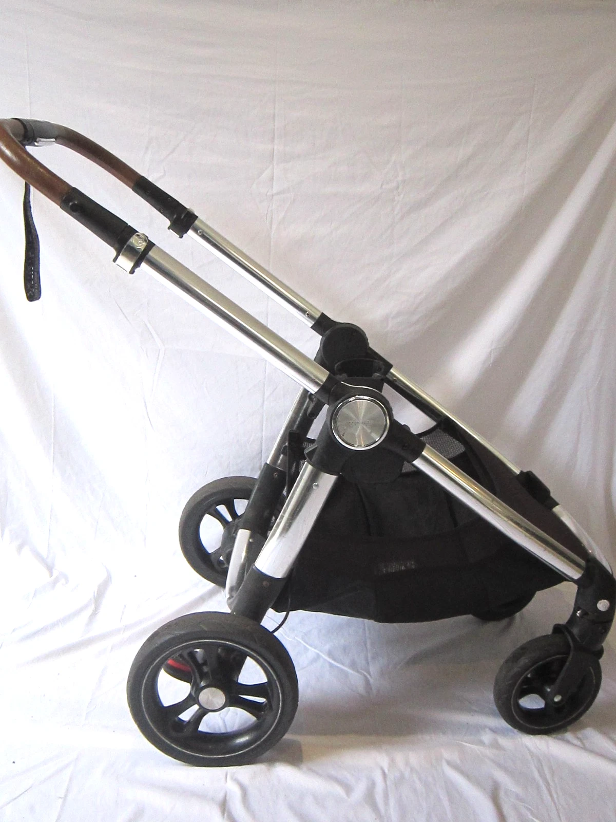 Frame - Mamas & Papas Ocarro Chassis Frame Wheels USED condition
Opens in a new window or tab