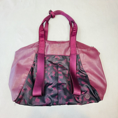Lululemon Yoga Bag Free To Be Bag Capoeira Red Grape Black Multi Pocket Zip