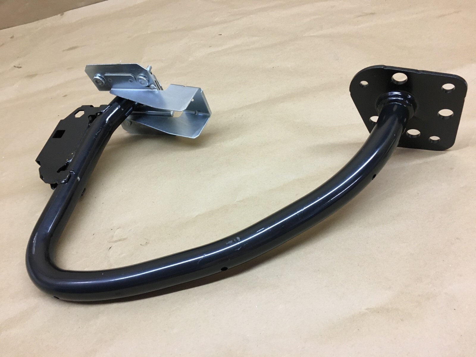 NEW 13-16 Maserati Quattroporte Rear Left Boot Lid Hinge Trunk LH OEM 12 14 15