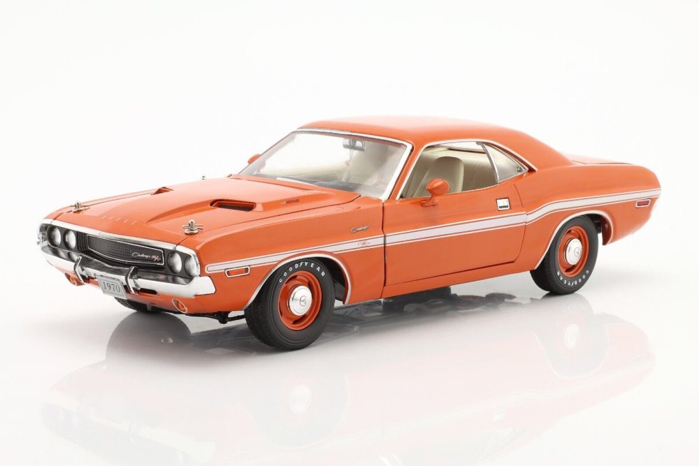 ミニカー 1/18 1970 Dodge Challenger R/T s-l1200.jpg