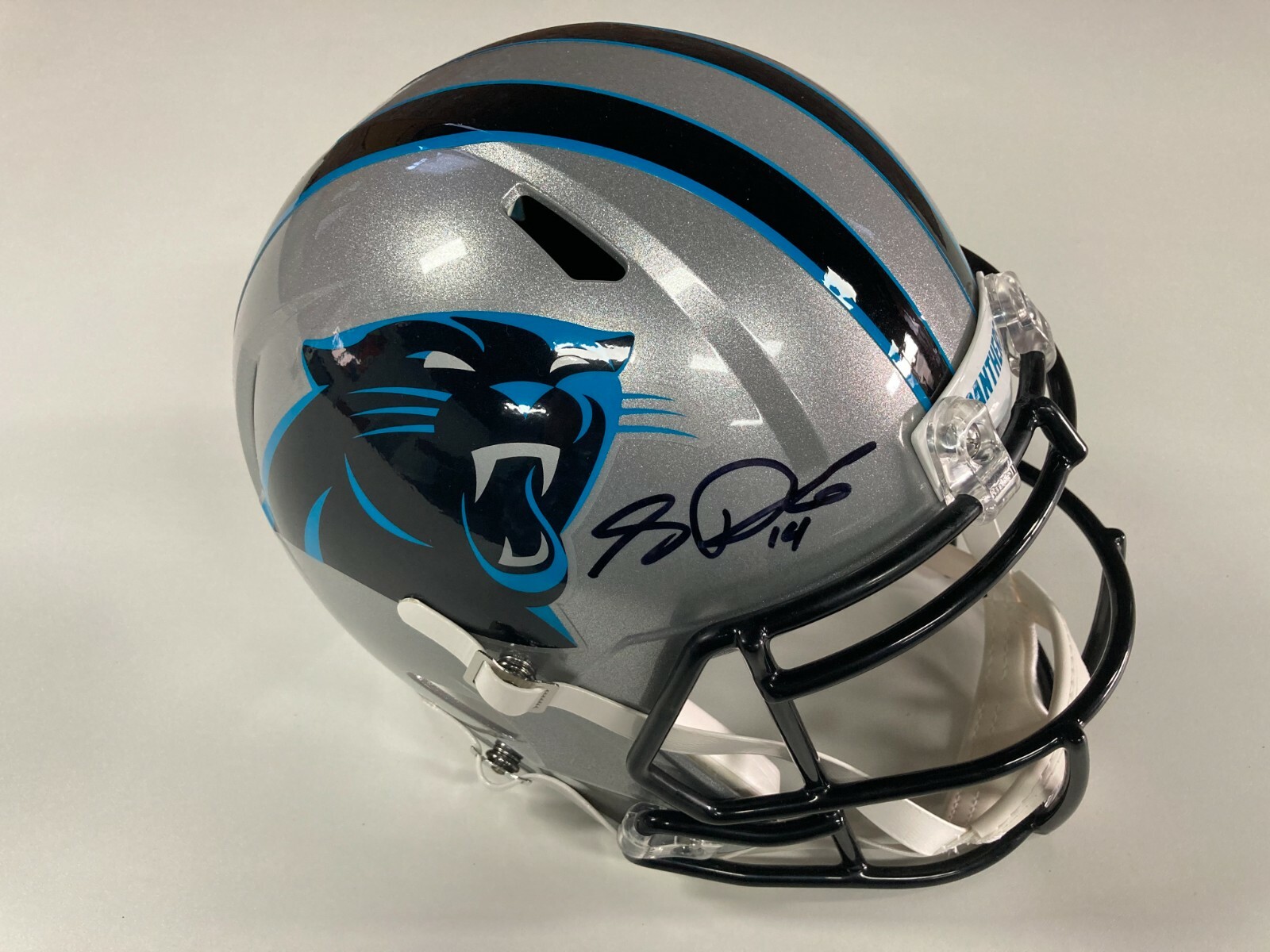 Sam Darnold Autographed Signed Carolina Panthers & Authenticated NFL Helmet - () 