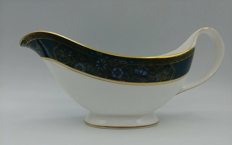 Royal Doulton Carlyle Pattern Gravy Boat  Foto 2 de 4