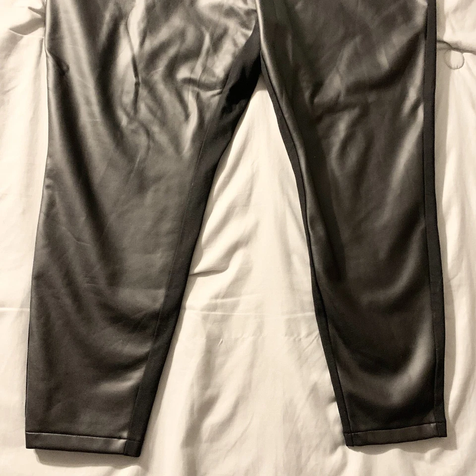 Leggings Ava & Viv 2X (42x27) Negros Imitación Cuero Frontal Suave Ponte Trasero Elastizados Foto 3 de 4