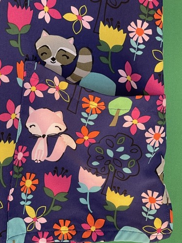 GT Green Town Performance Women’s V-Neck Scrub Top Forrest Raccoon Fox - Picture 3 of 7